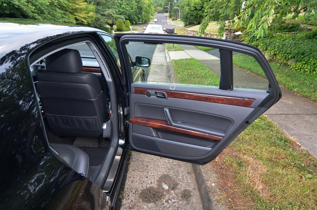 2006 Volkswagen Phaeton - Image 29 of 31
