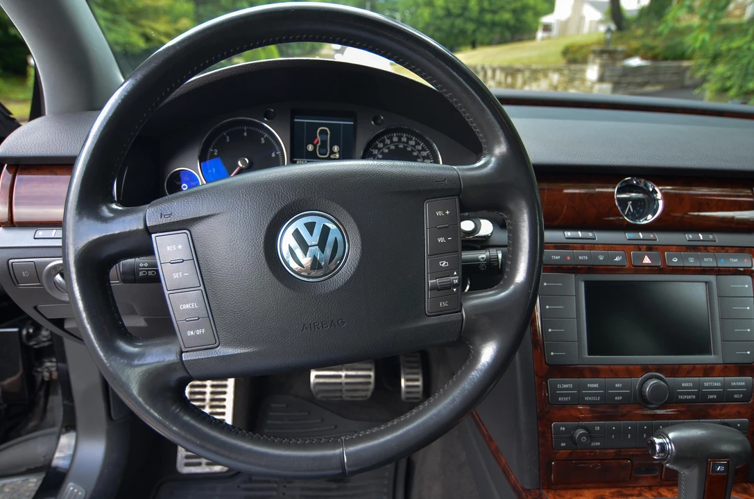 2006 Volkswagen Phaeton - Image 31 of 31