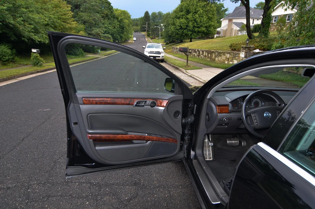 2006 Volkswagen Phaeton - Image 26 of 31