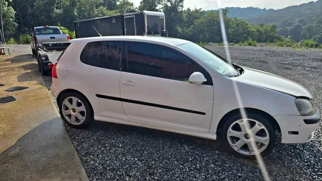 2006 Volkswagen Rabbit Hatchback 2D
