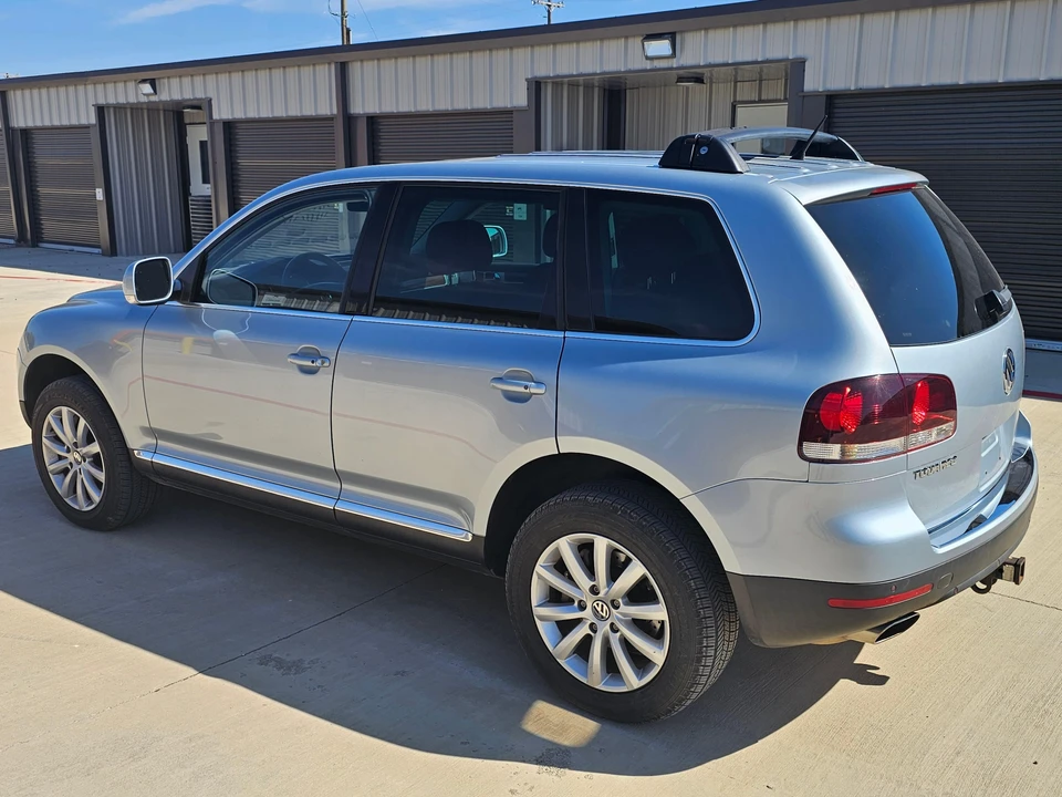 2006 Volkswagen Touareg - Image 9 of 31
