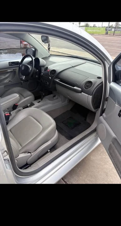 2006 Volkswagen New Beetle - Image 4 of 5