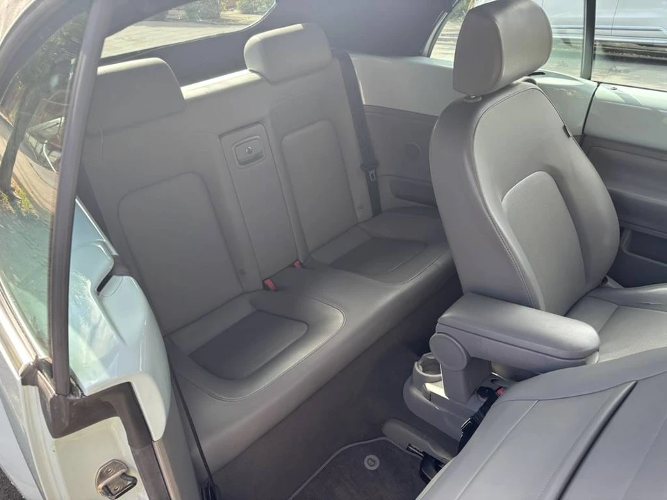 2006 Volkswagen New Beetle - Image 10 of 19