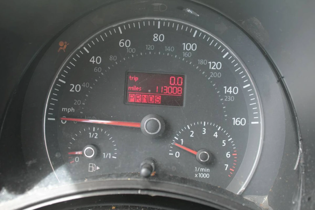 2006 Volkswagen New Beetle - Image 2 of 16
