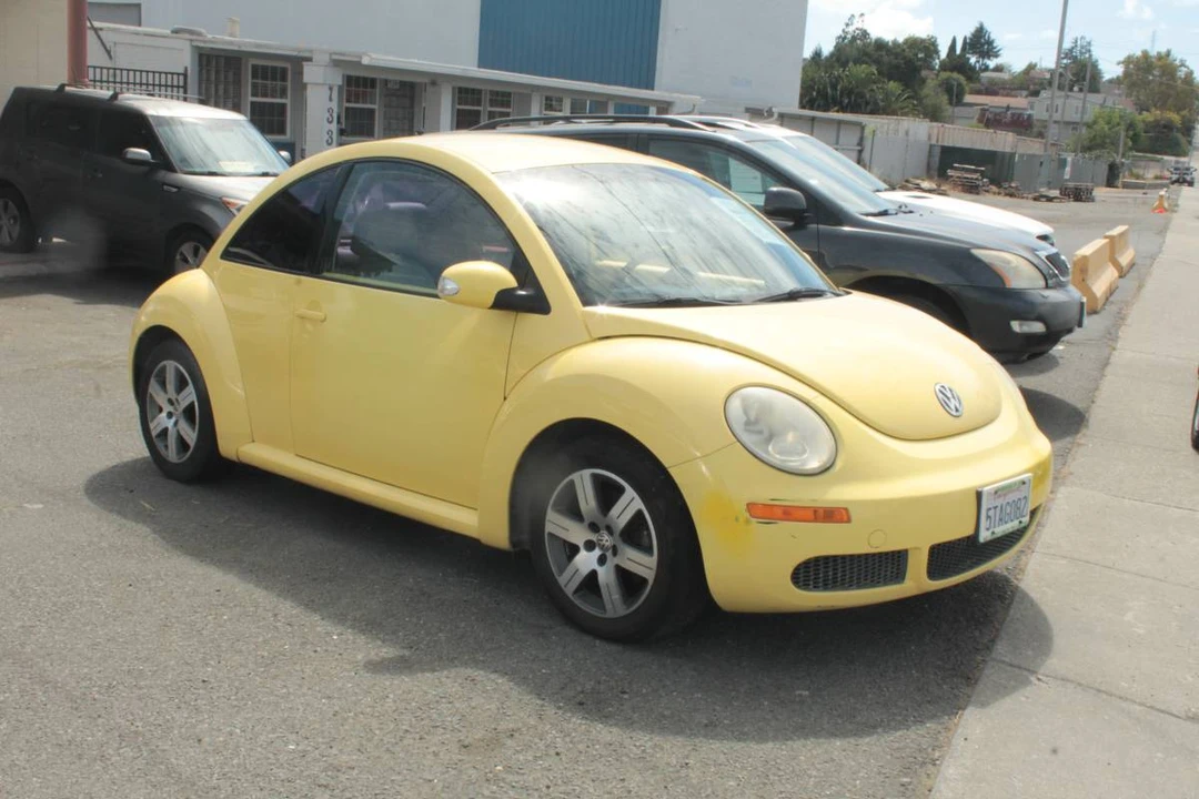 2006 Volkswagen New Beetle - Image 3 of 16