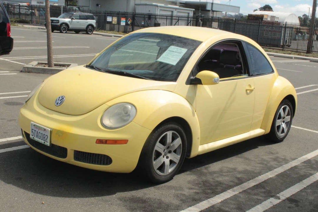 2006 Volkswagen New Beetle - Image 11 of 16