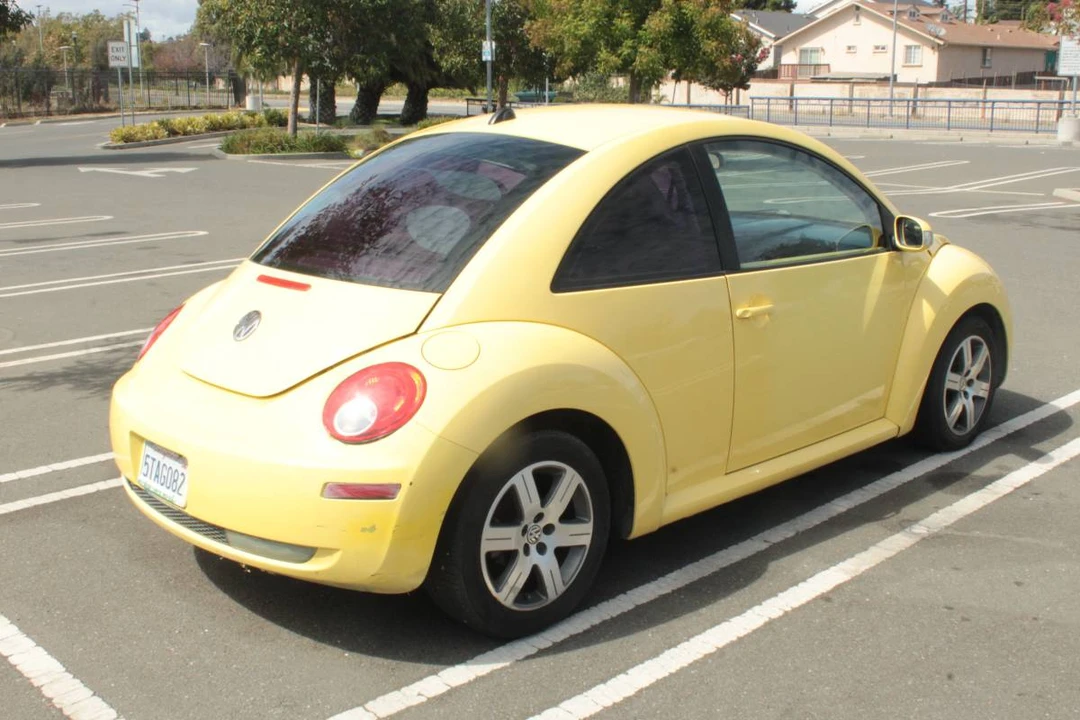 2006 Volkswagen New Beetle - Image 12 of 16
