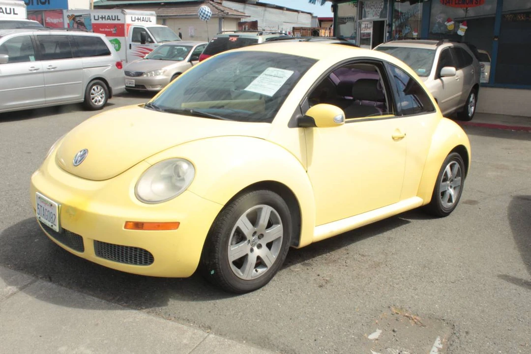 2006 Volkswagen New Beetle - Image 9 of 16