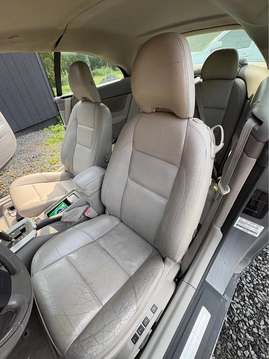 2006 Volvo C70 2nd Gen - Image 9 of 14