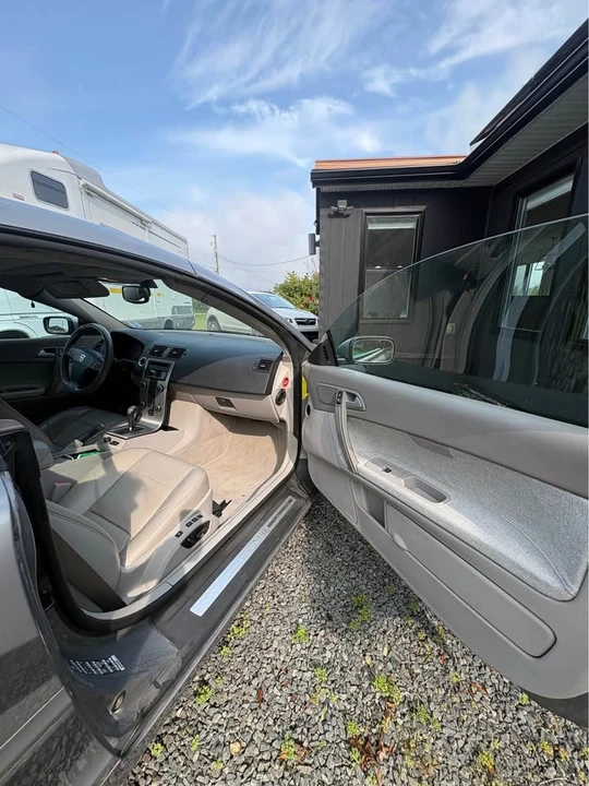 2006 Volvo C70 2nd Gen - Image 12 of 14