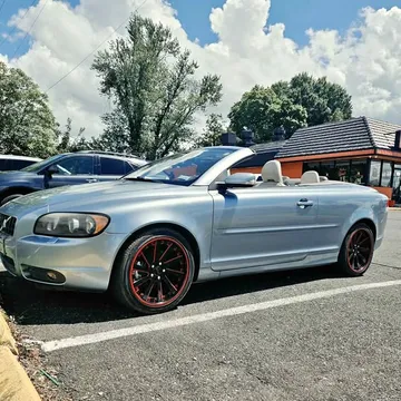 2006 Volvo C70 Convertible 2D