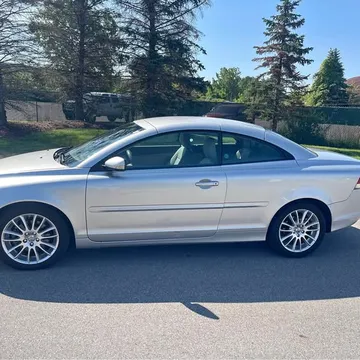 2006 Volvo C70 HT Convertible 2D