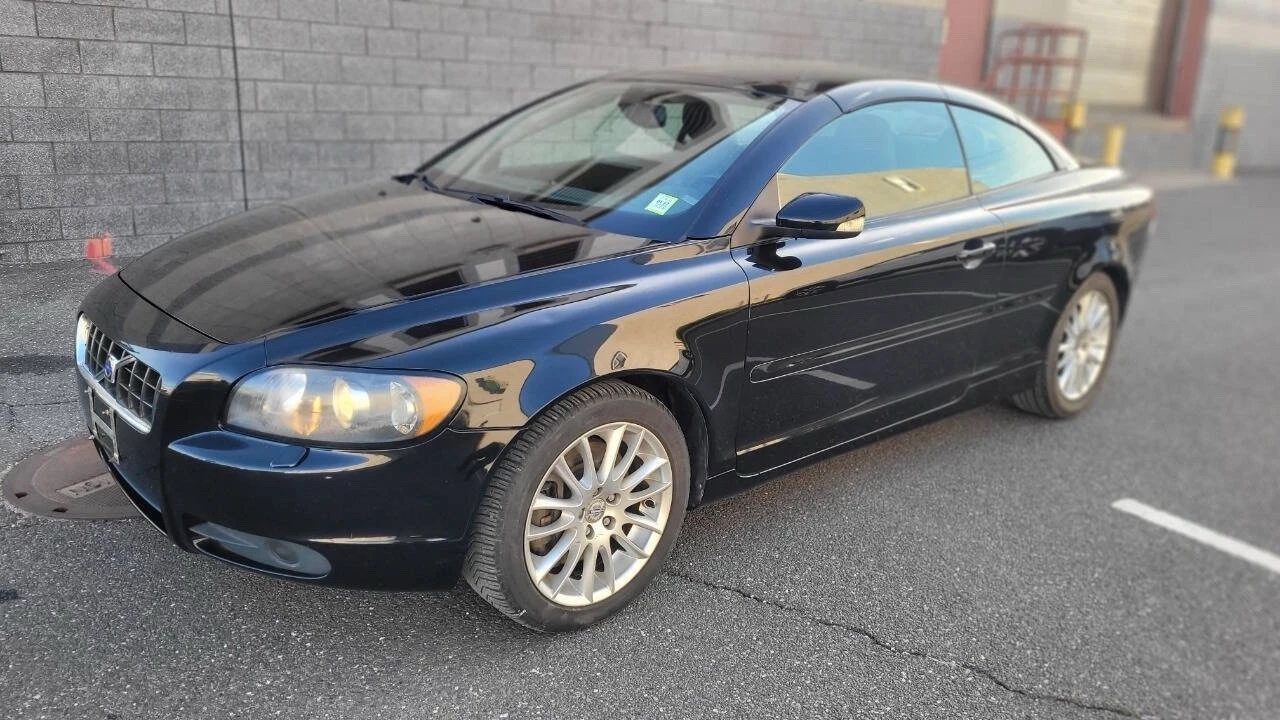 2006 Volvo C70 2nd Gen - Image 2 of 24