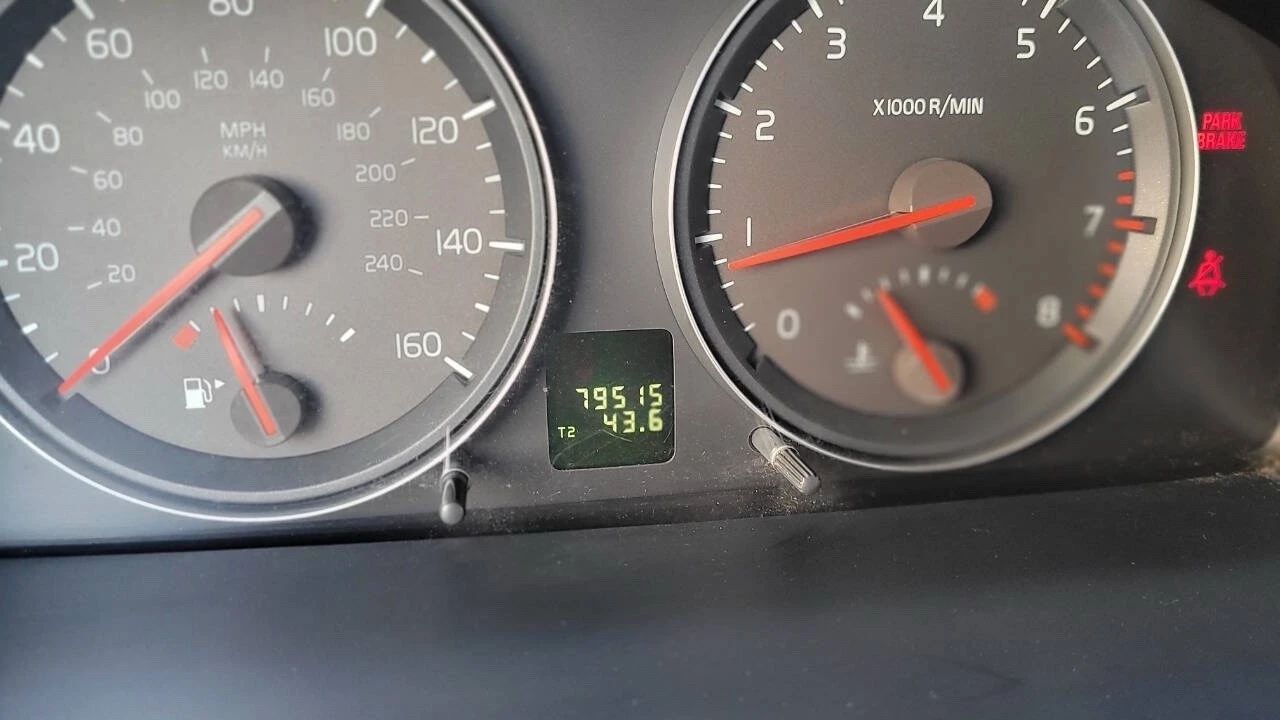 2006 Volvo C70 2nd Gen - Image 16 of 24