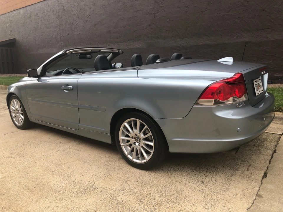 2006 Volvo C70 2nd Gen - Image 27 of 31