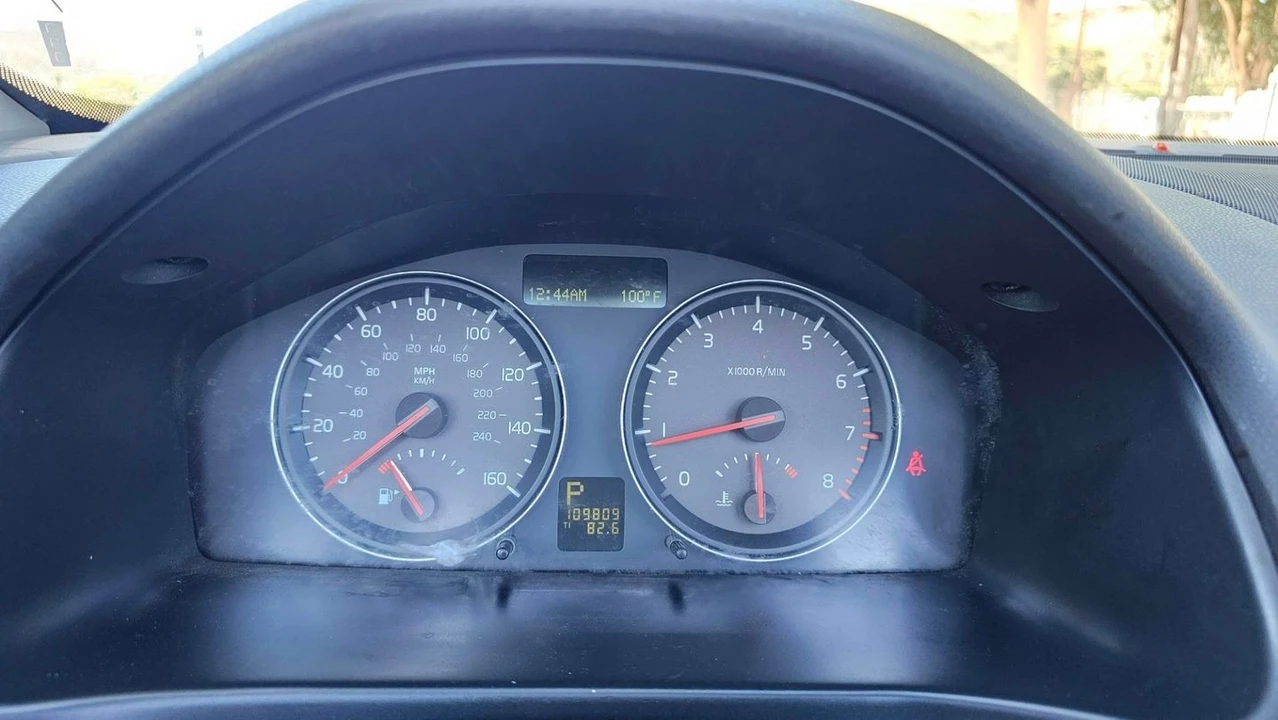 2006 Volvo C70 2nd Gen - Image 16 of 31