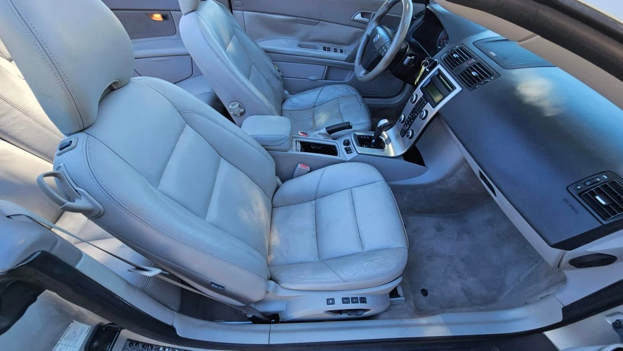 2006 Volvo C70 2nd Gen - Image 18 of 31