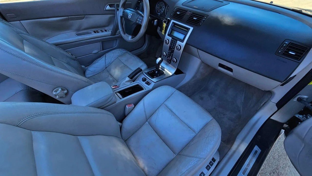 2006 Volvo C70 2nd Gen - Image 10 of 31