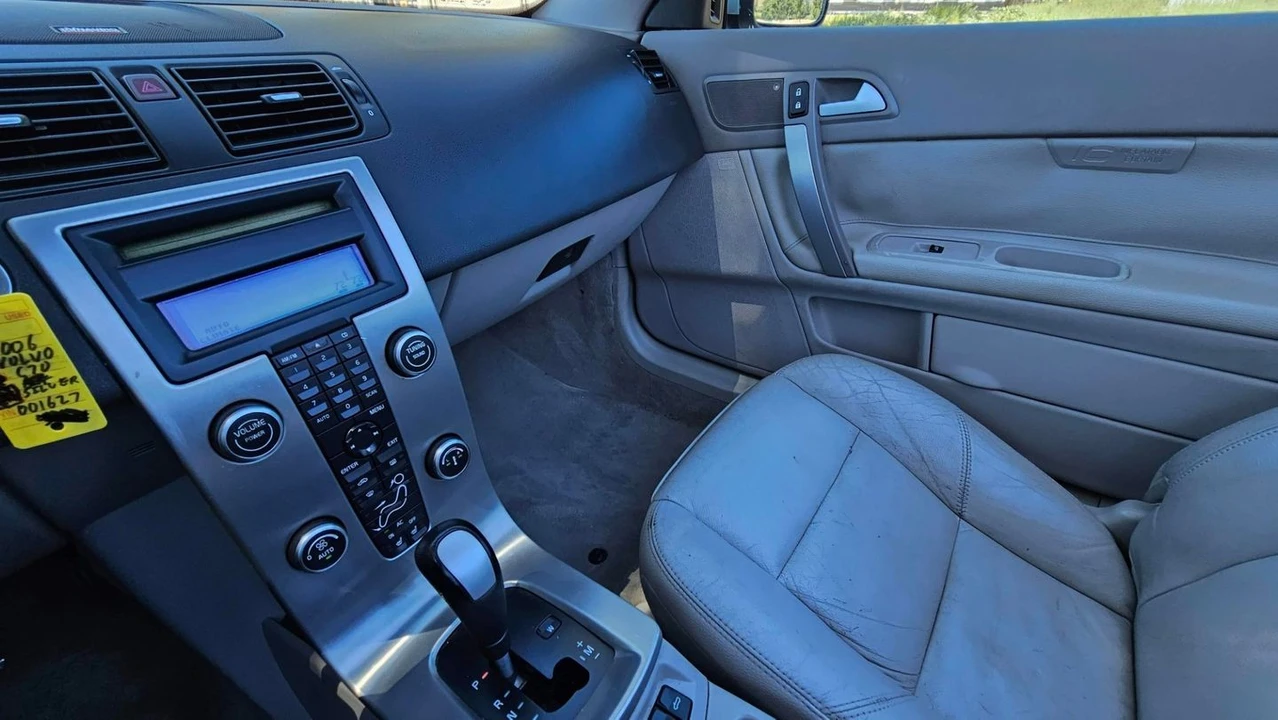2006 Volvo C70 2nd Gen - Image 21 of 31