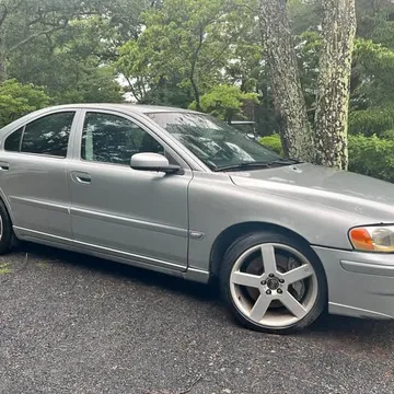 2006 Volvo S-60 R model