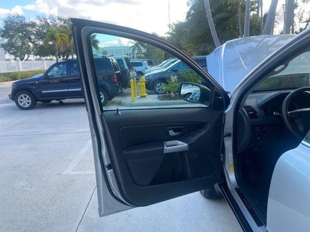 2006 Volvo XC90 1st Gen - Image 10 of 21