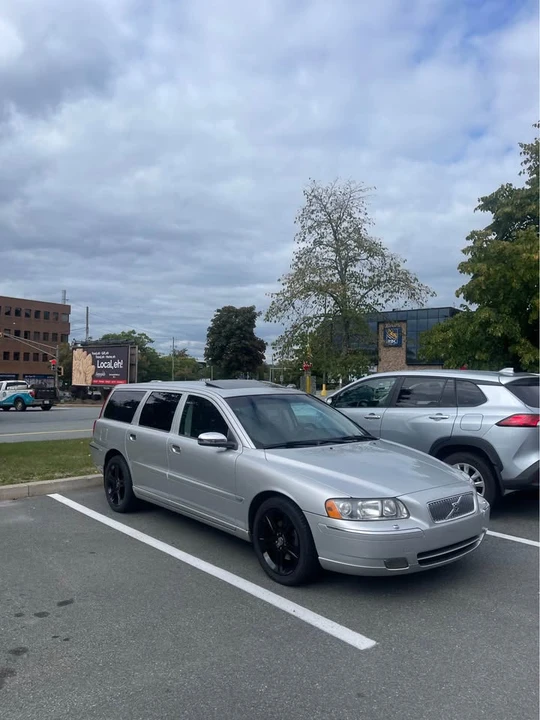 2006 Volvo V70 2nd Gen - Image 3 of 13