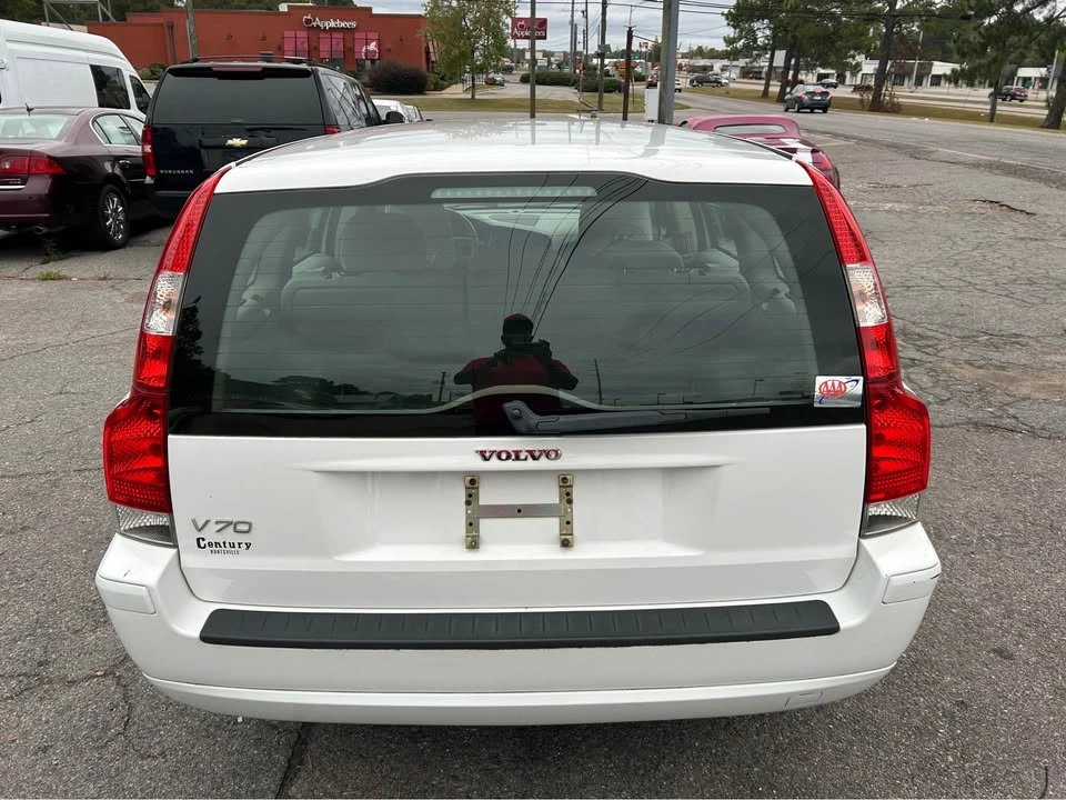 2006 Volvo V70 2nd Gen - Image 5 of 9
