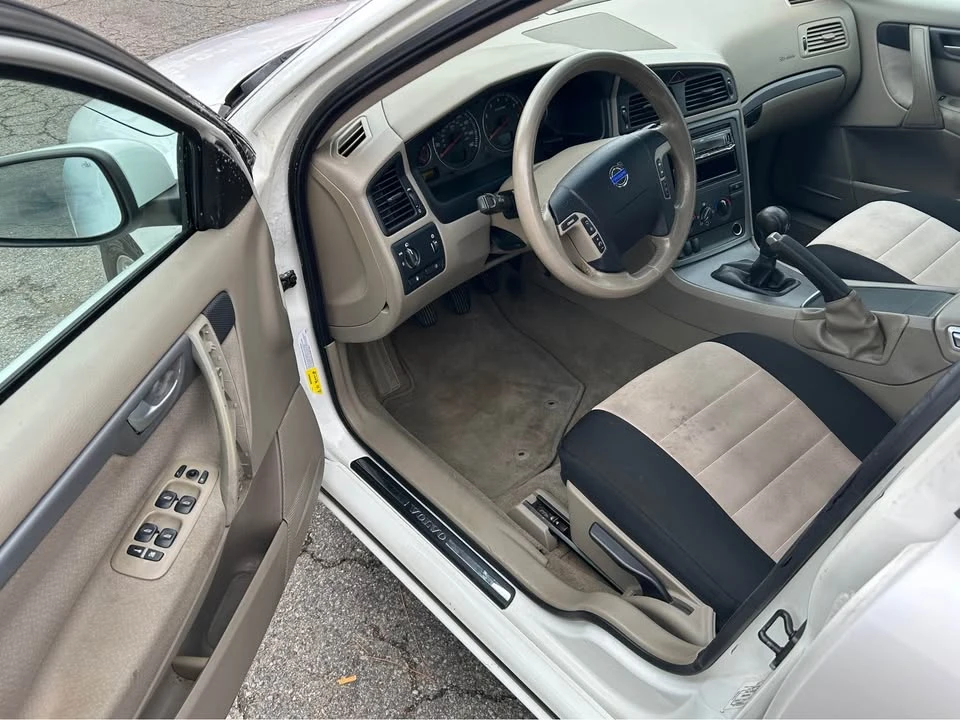 2006 Volvo V70 2nd Gen - Image 9 of 9
