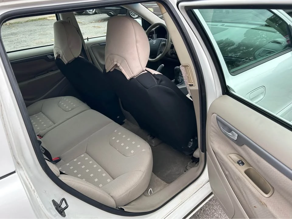 2006 Volvo V70 2nd Gen - Image 4 of 9