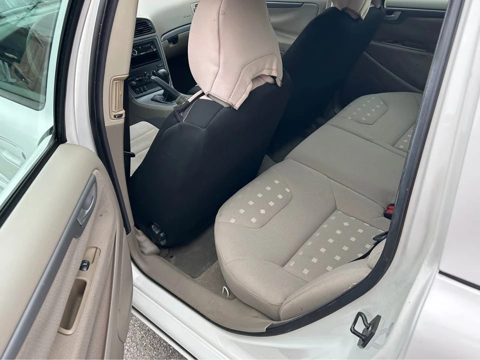 2006 Volvo V70 2nd Gen - Image 8 of 9