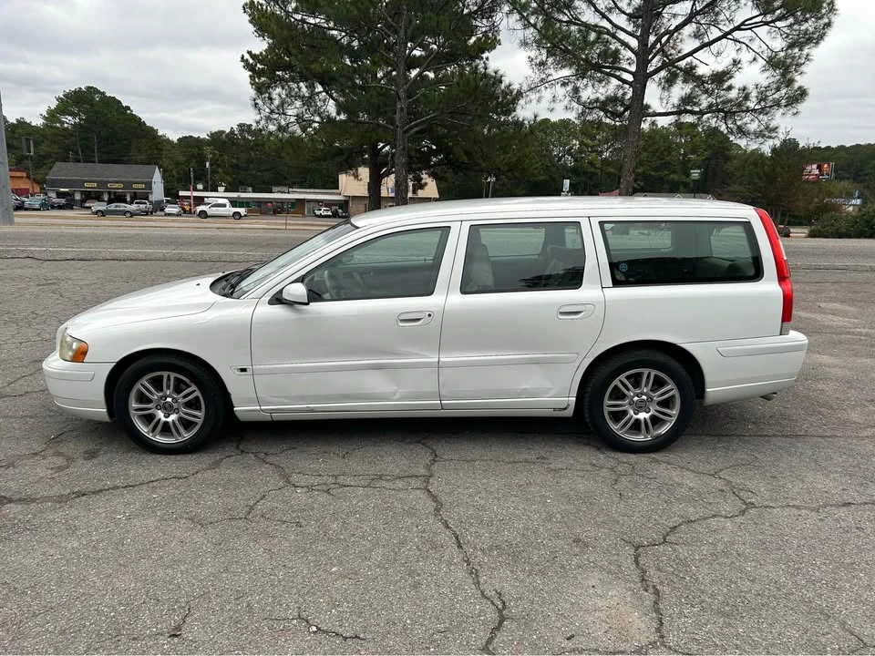 2006 Volvo V70 2nd Gen - Image 7 of 9
