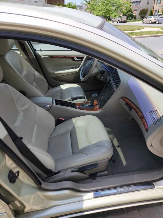 2006 Volvo V70 2nd Gen - Image 15 of 20