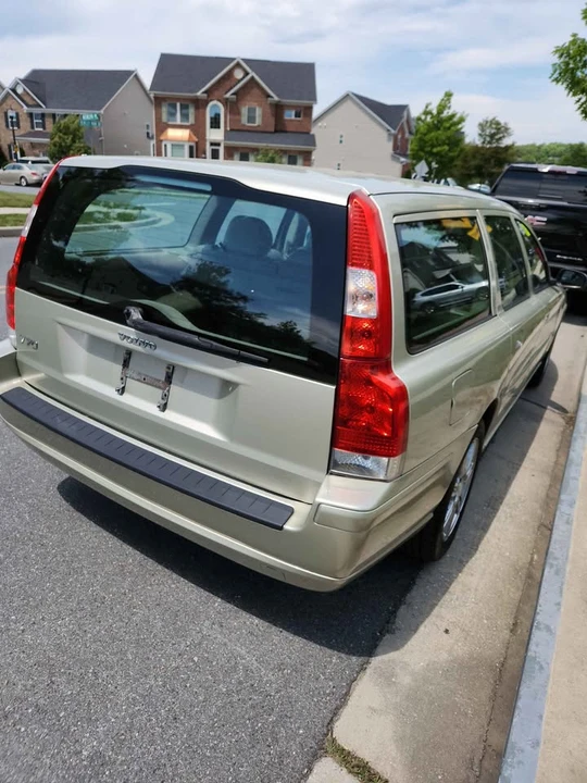 2006 Volvo V70 2nd Gen - Image 11 of 20