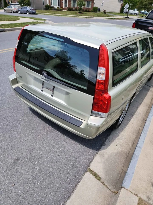 2006 Volvo V70 2nd Gen - Image 2 of 20