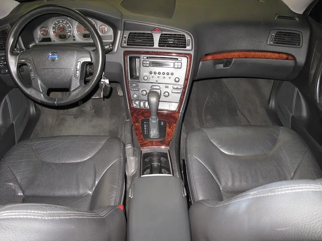 2006 Volvo V70 2nd Gen - Image 2 of 21
