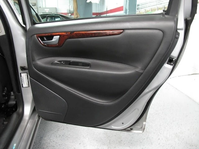 2006 Volvo V70 2nd Gen - Image 19 of 21