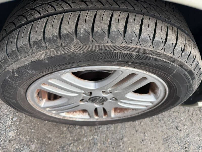 2006 Volvo V70 2nd Gen - Image 16 of 21