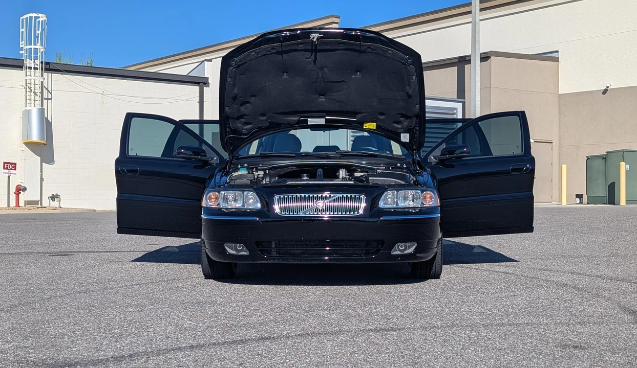 2006 Volvo V70 2nd Gen - Image 12 of 31