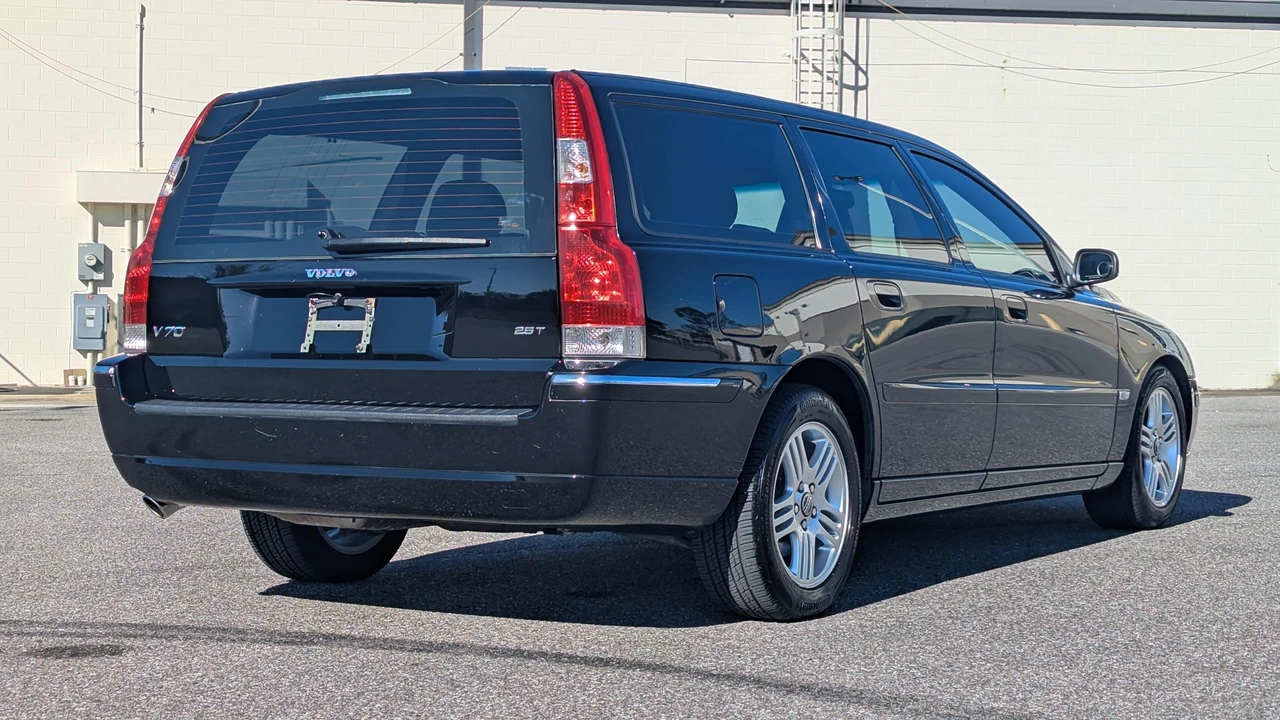 2006 Volvo V70 2nd Gen - Image 9 of 31