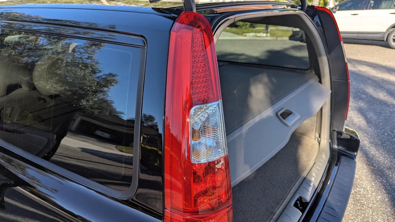 2006 Volvo V70 2nd Gen - Image 19 of 31