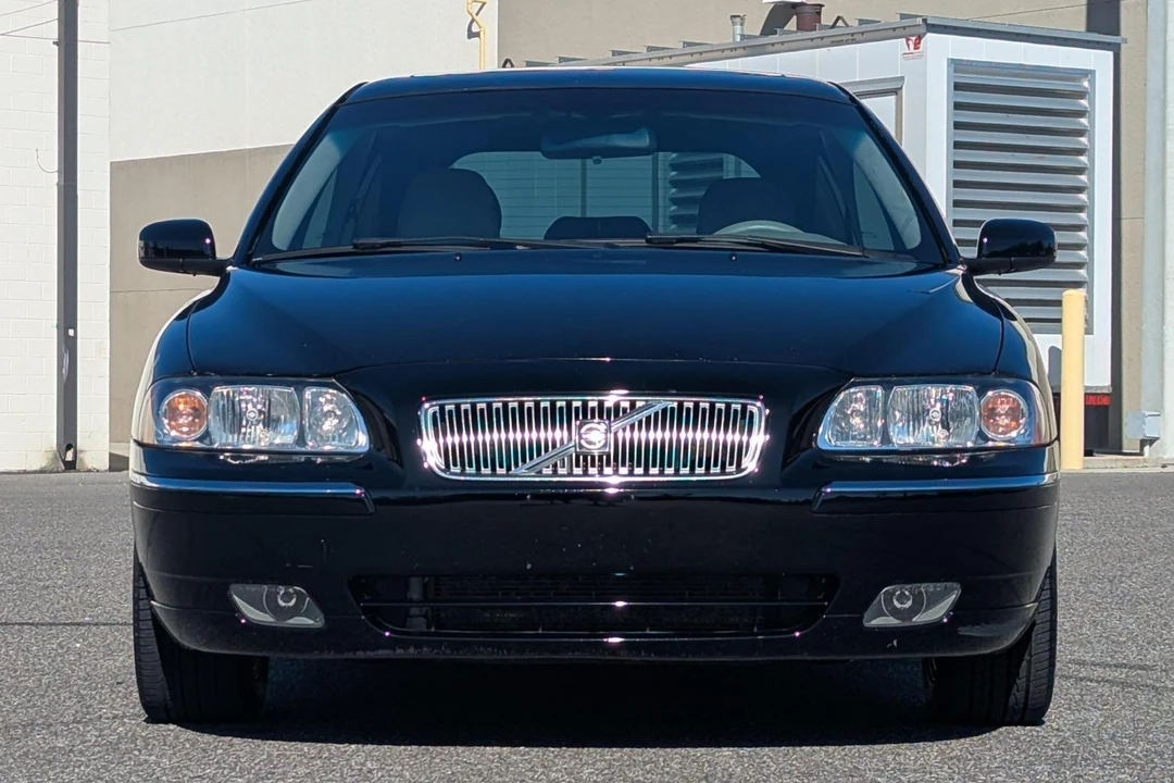 2006 Volvo V70 2nd Gen - Image 2 of 31
