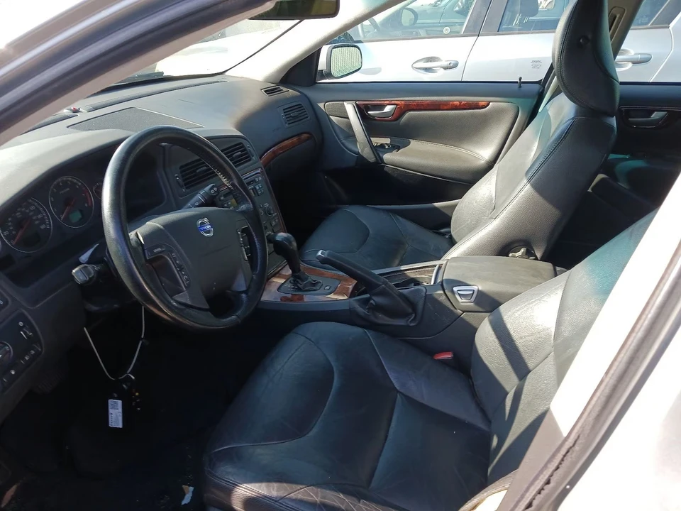 2006 Volvo V70 2nd Gen - Image 5 of 7