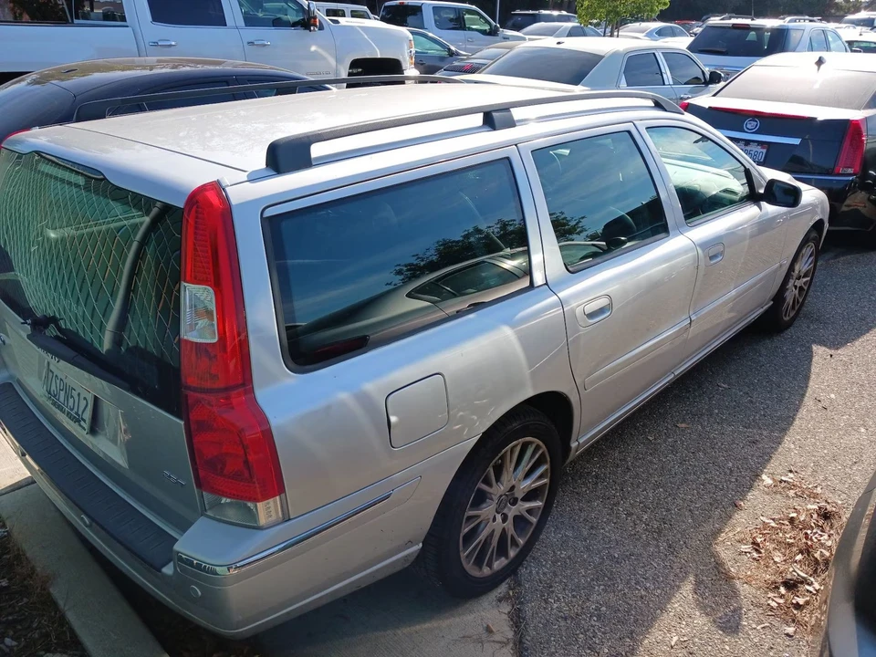 2006 Volvo V70 2nd Gen - Image 4 of 7