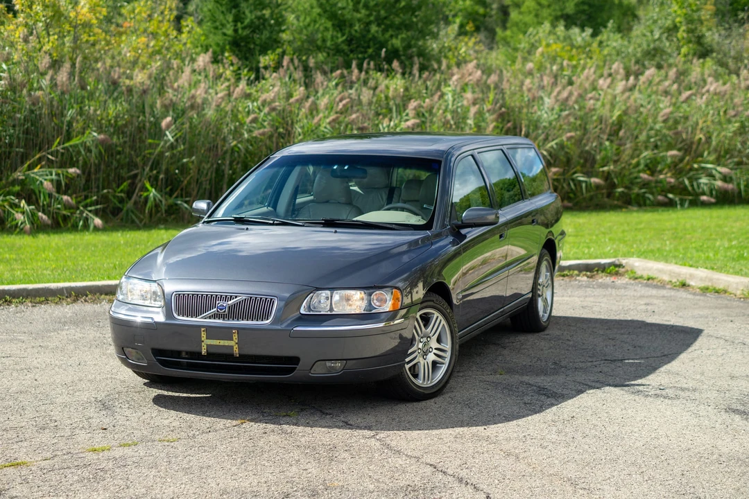 2006 Volvo V70 2nd Gen - Image 2 of 31