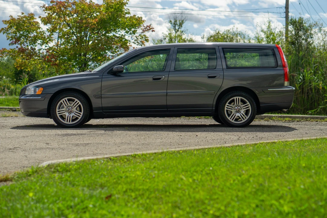 2006 Volvo V70 2nd Gen - Image 11 of 31
