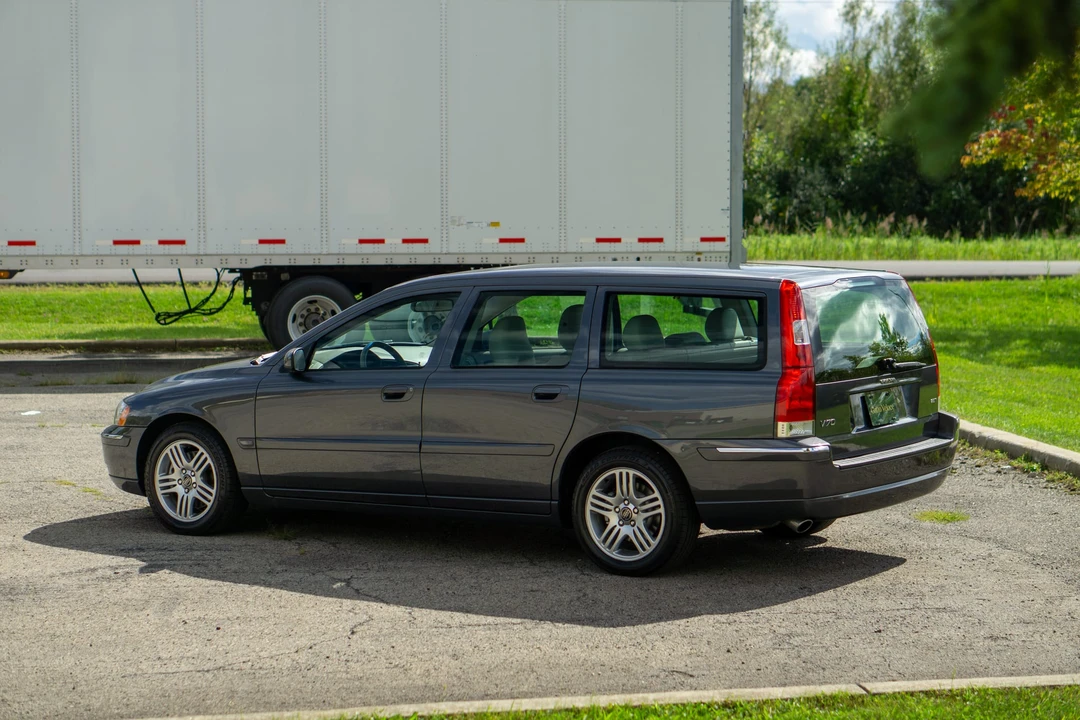2006 Volvo V70 2nd Gen - Image 13 of 31