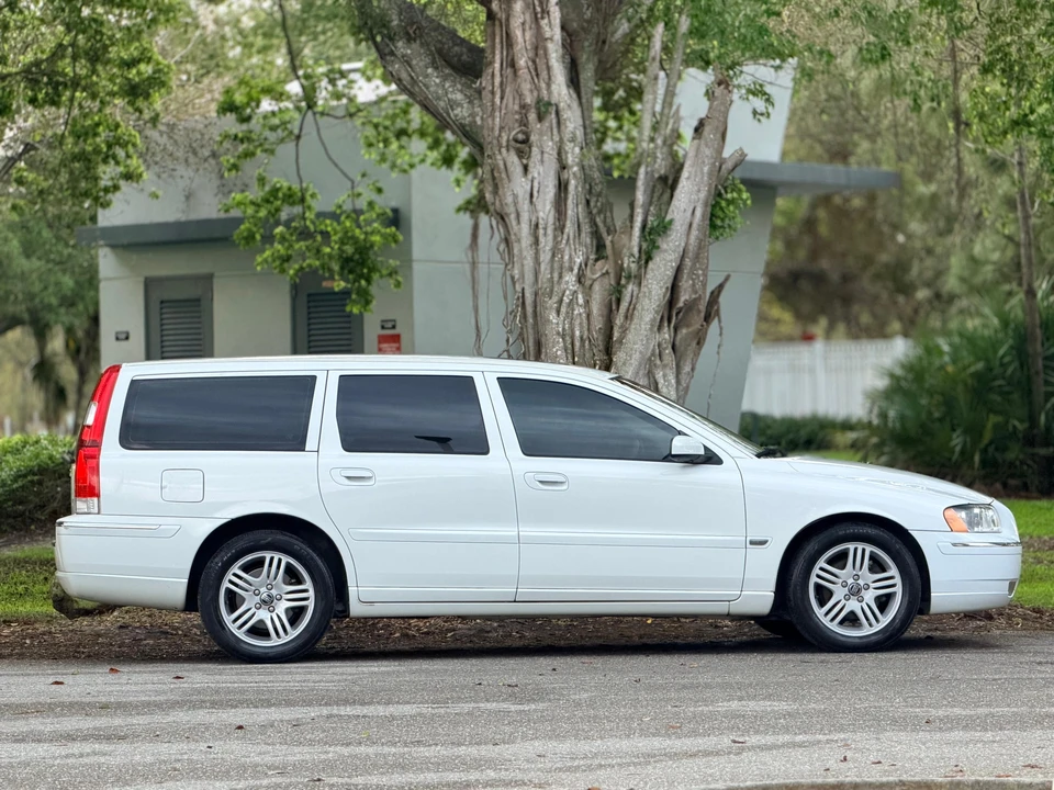 2006 Volvo V70 2nd Gen - Image 26 of 31