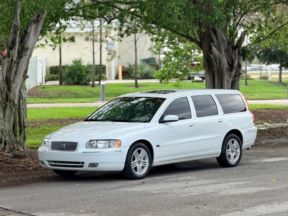 2006 Volvo V70 2nd Gen - Image 10 of 31