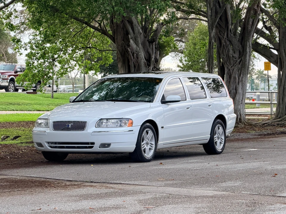 2006 Volvo V70 2nd Gen - Image 8 of 31