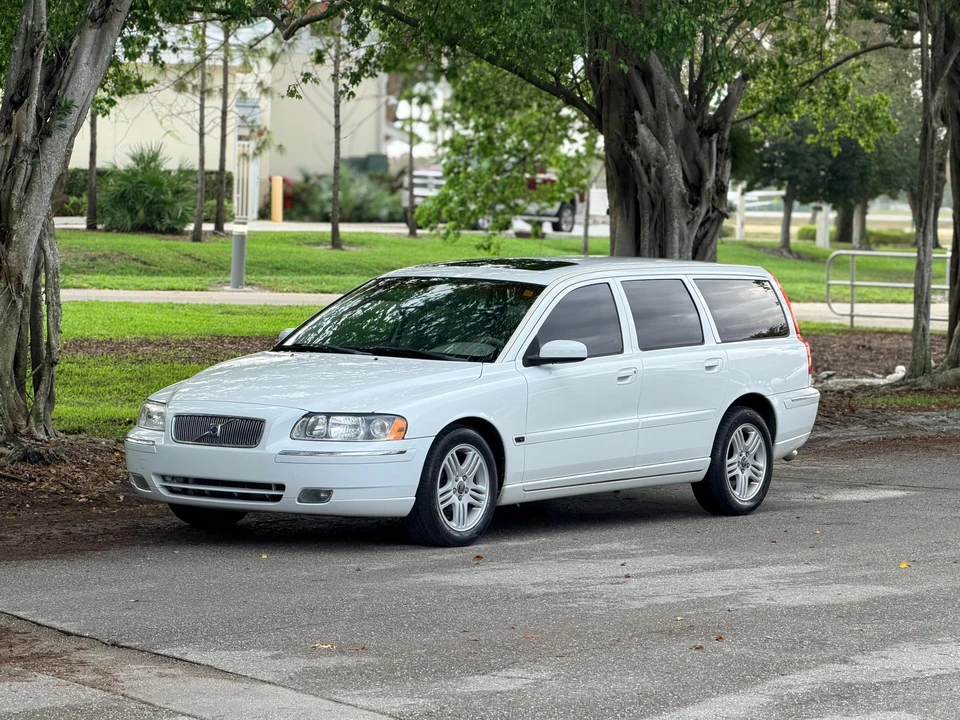 2006 Volvo V70 2nd Gen - Image 9 of 31